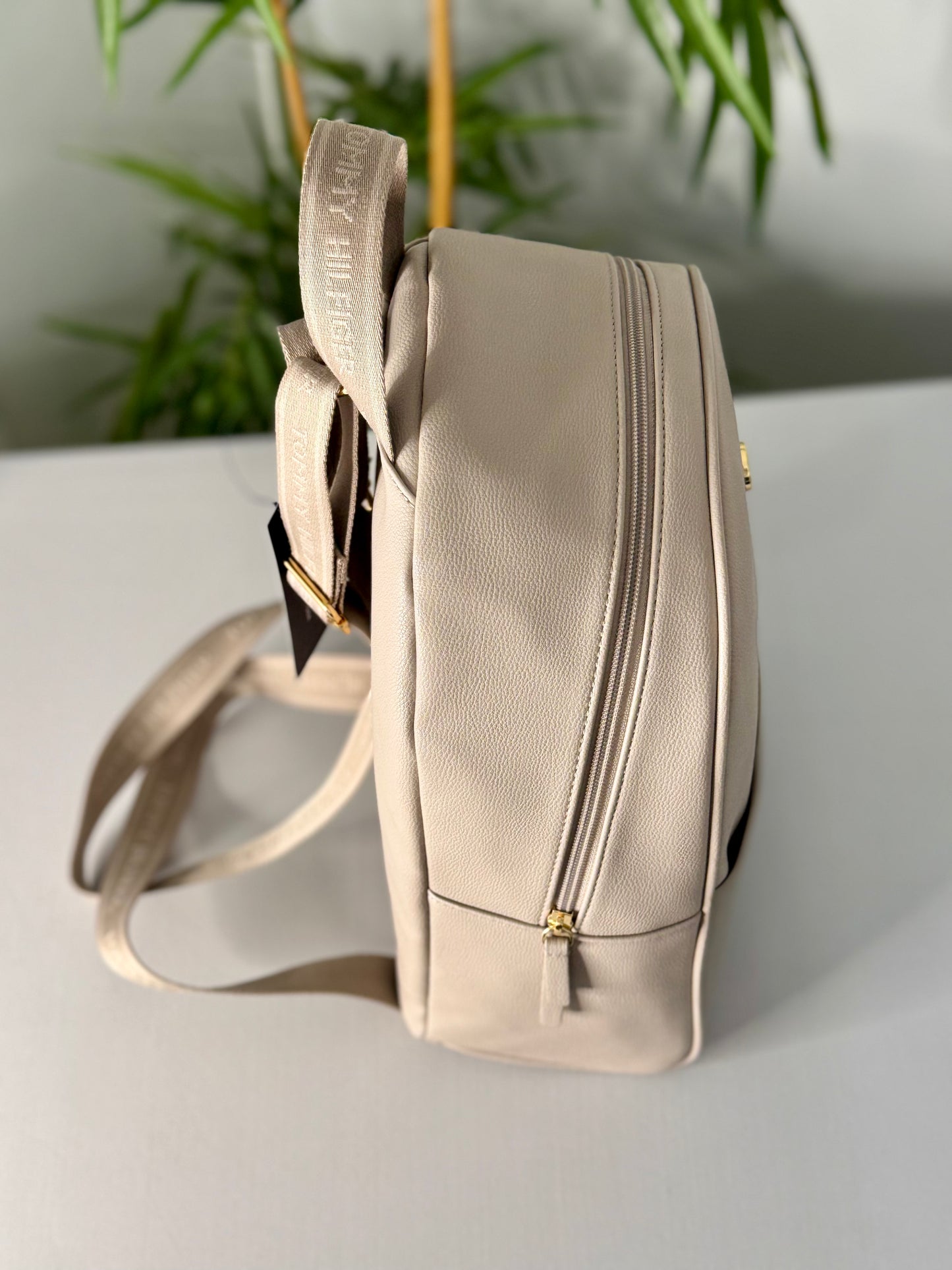 mochila de cuero Tommy Hilfiger