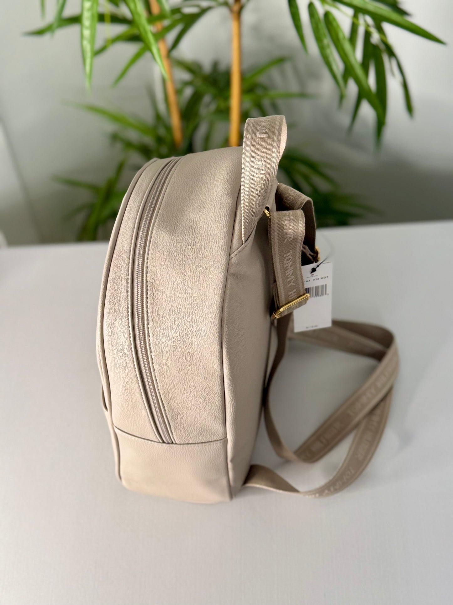 mochila de cuero Tommy Hilfiger