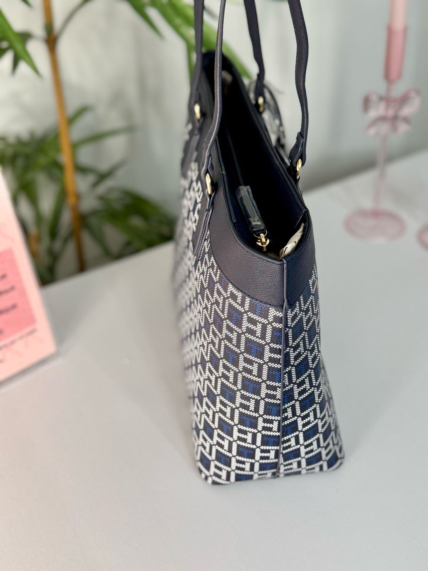 Tommy Hilfiger Totes