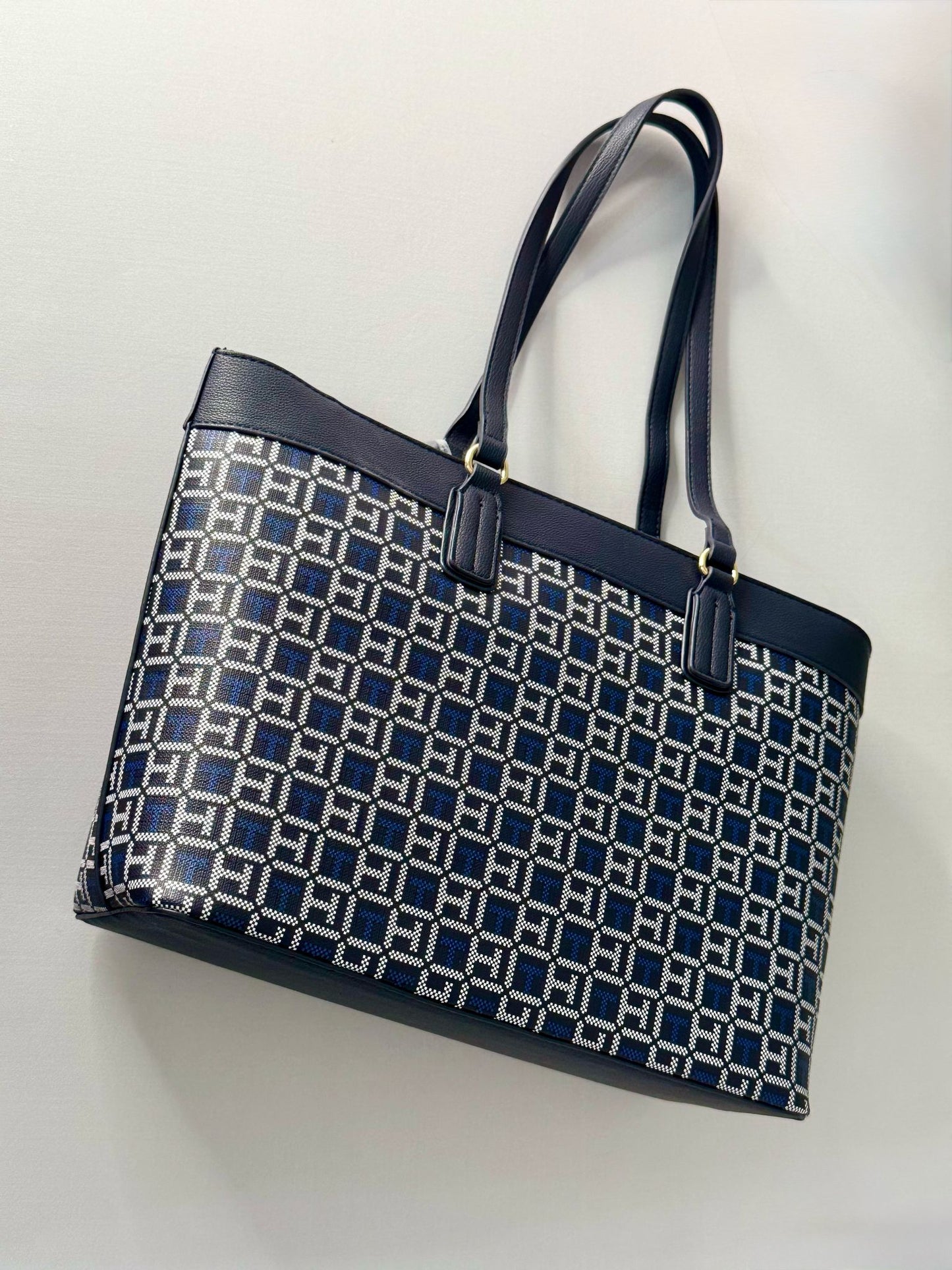 Tommy Hilfiger Totes