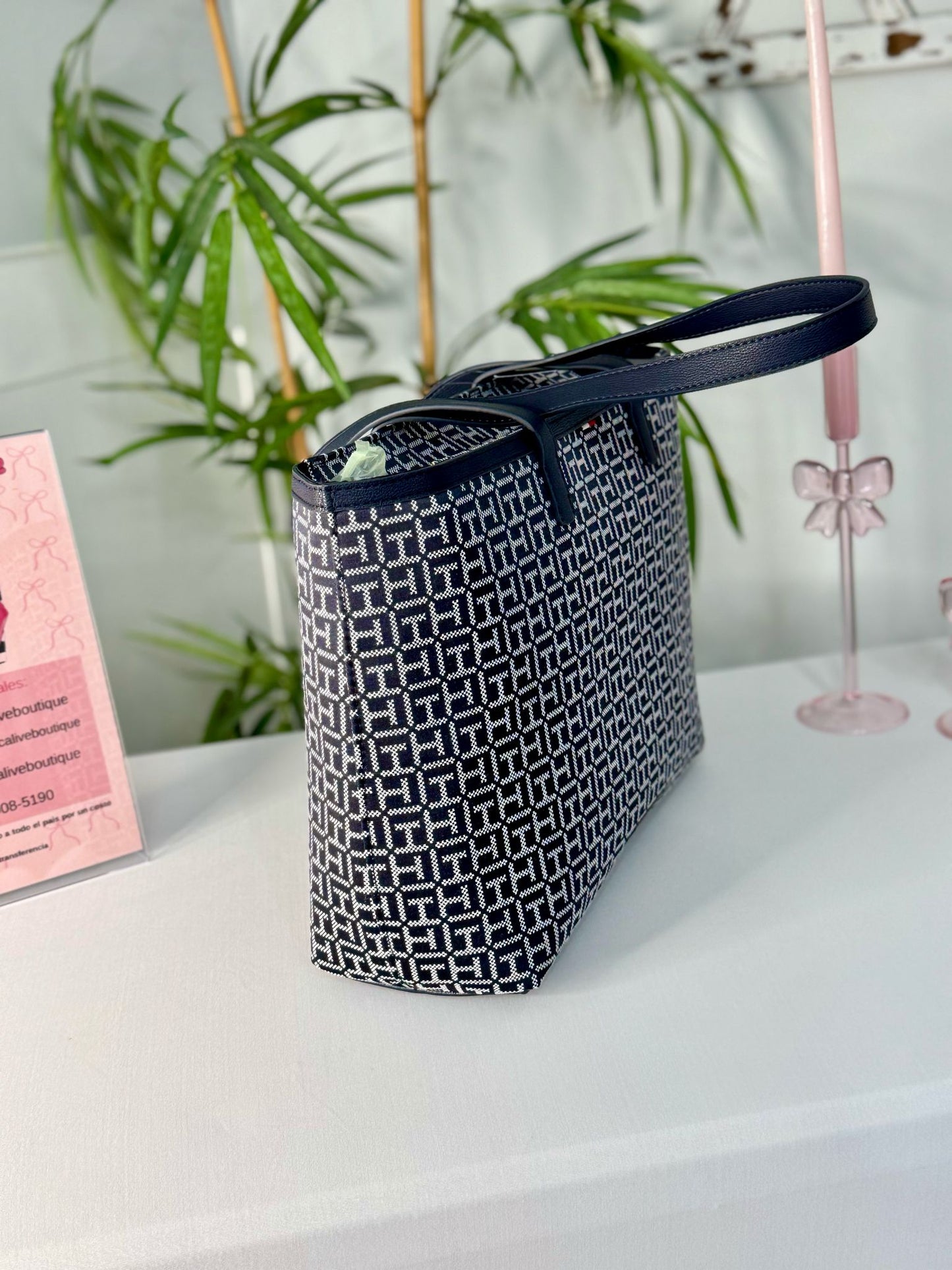 Tommy Hilfiger Totes