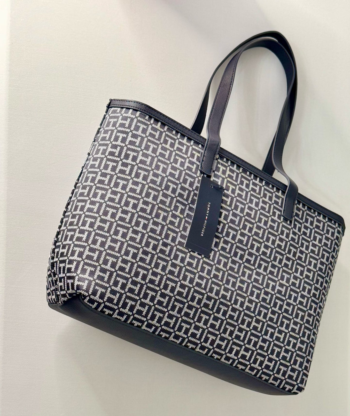 Tommy Hilfiger Totes