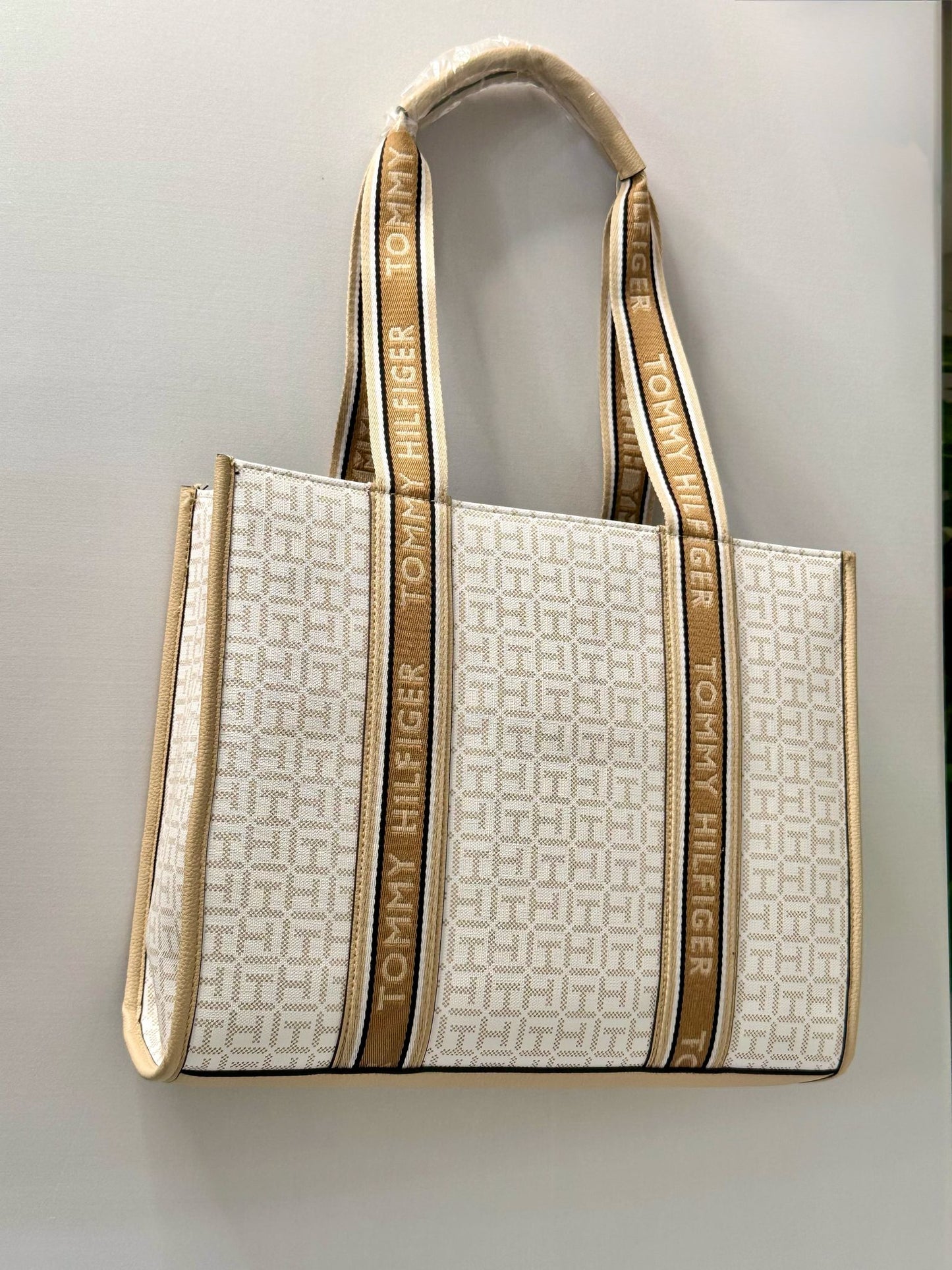 Tommy Hilfiger Totes