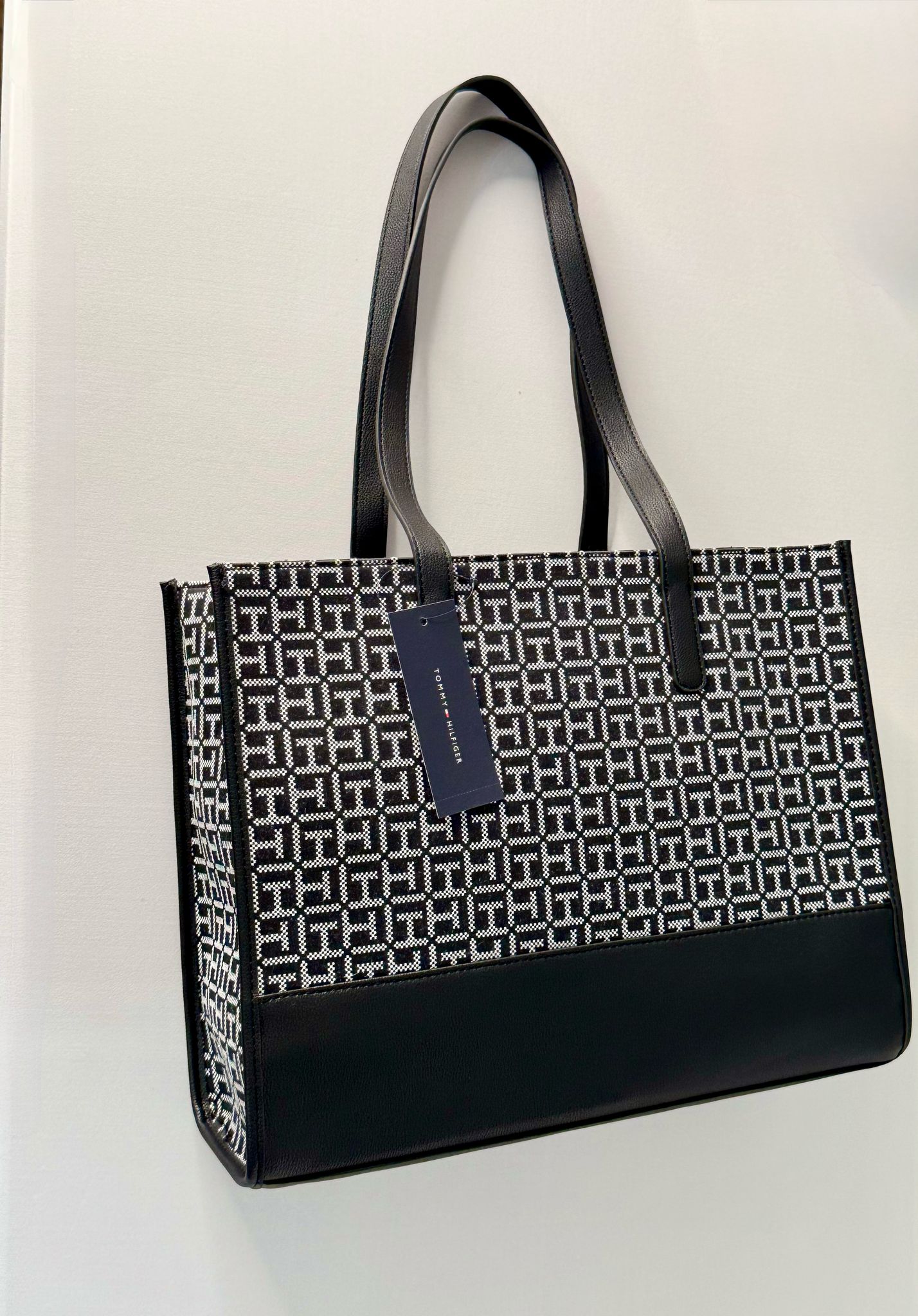 Tommy Hilfiger Totes
